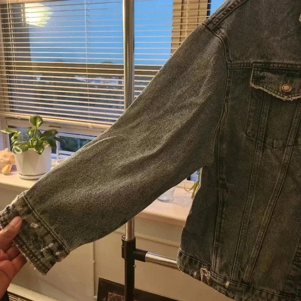 Zara Womens Oversized Casual distressed Denim Jacket Medium Wash Blue Size Large - Picture 7 of 9